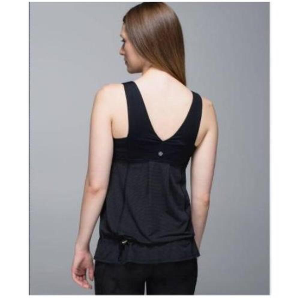 Lululemon Tank Top Womens 4 Black Athletic Sleeveless Relaxed Fit VBack